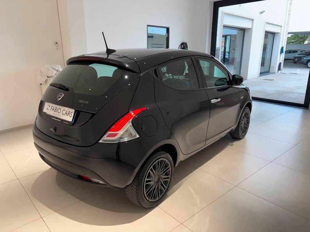 Lancia Ypsilon III 1.0 firefly hybrid Silver Plus s&s 70cv