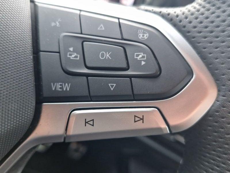 Volkswagen Golf Golf 1.5 etsi R-Line 150cv dsg Navi Full LED Camera Cockpit