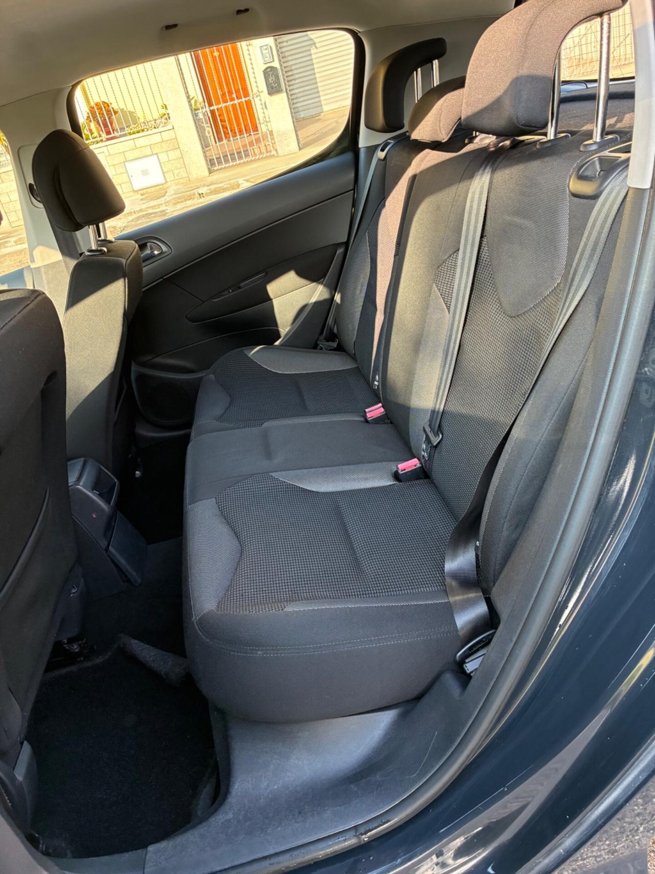 Peugeot 308 1.6 HDi 90CV 3p. Tecno