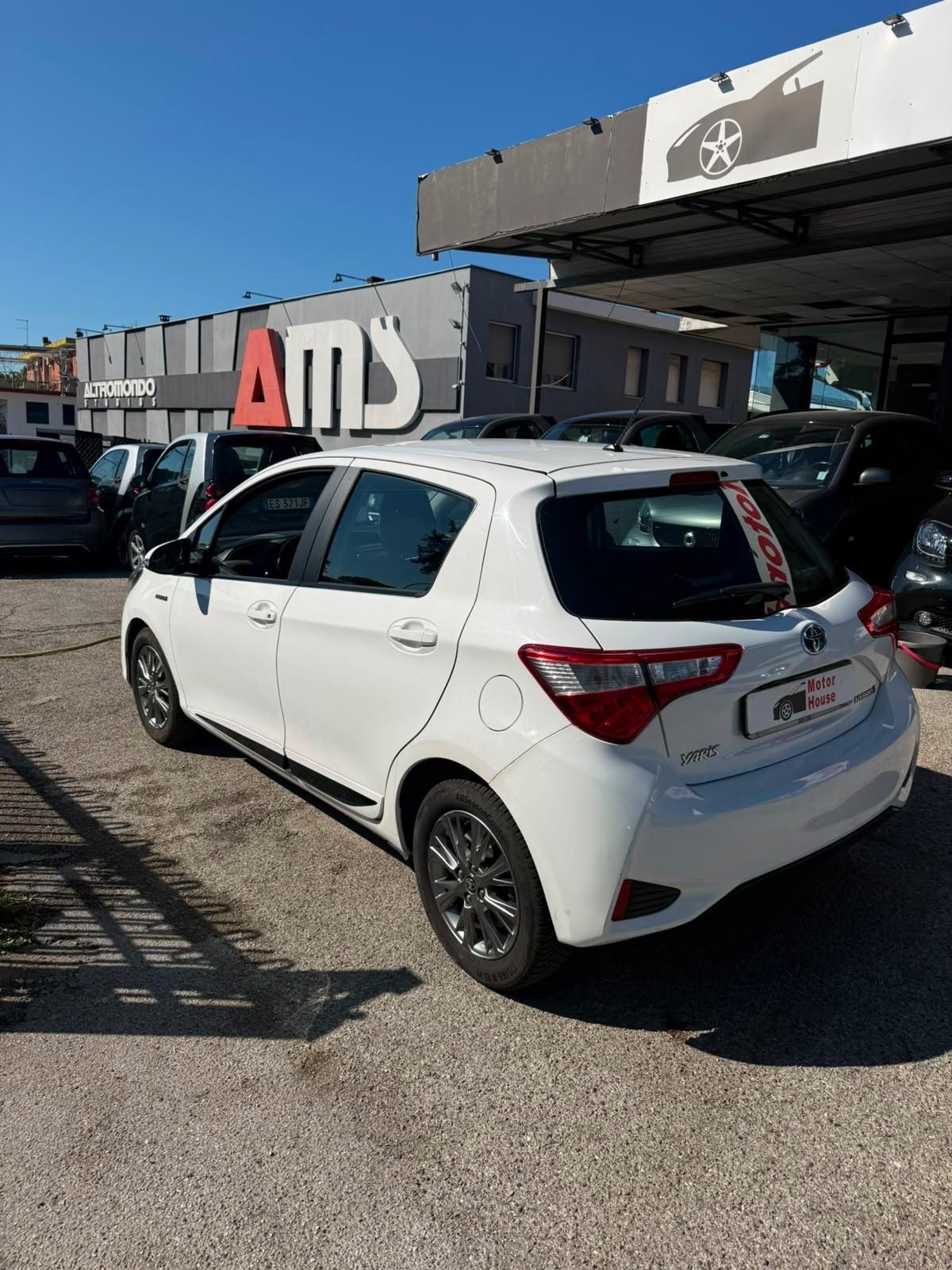 Toyota Yaris 1.5 Hybrid 5 porte Business