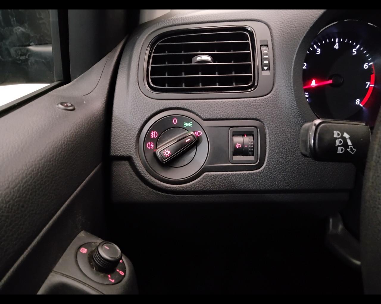 VOLKSWAGEN Polo V 2014 - Polo 5p 1.0 mpi Trendline 60cv