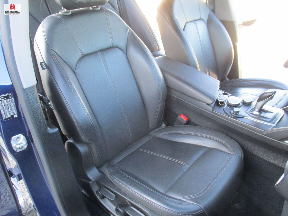 A.R.Stelvio 2.2 T.diesel 180CV AT8 RWD Exec.-2018 FULL