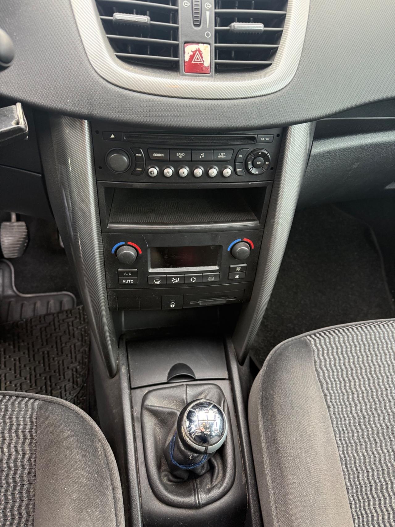 Peugeot 207 1.4 88CV 5p. XS