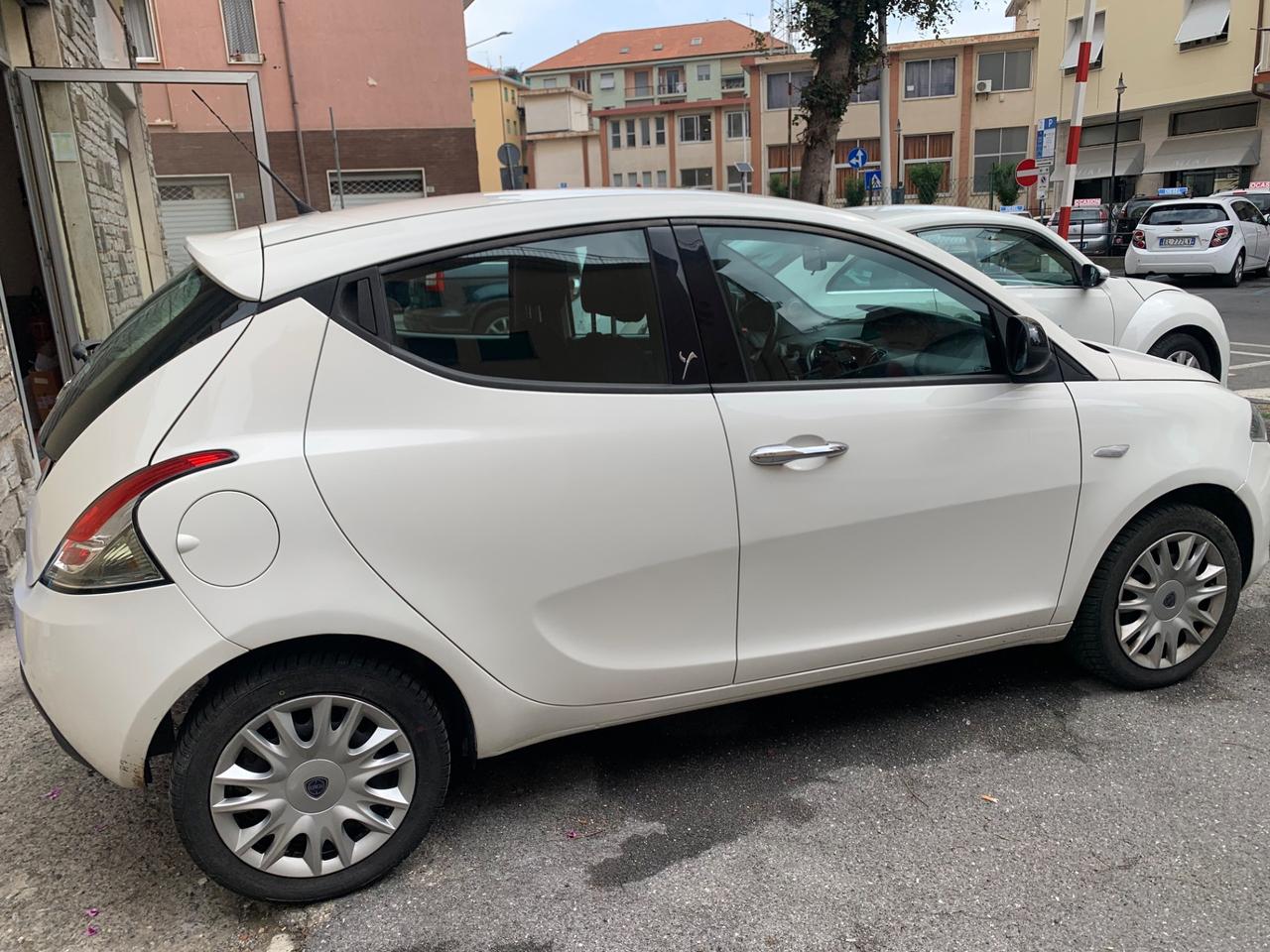 Lancia Ypsilon 1.2 69 CV 5 porte S&S 03/2014