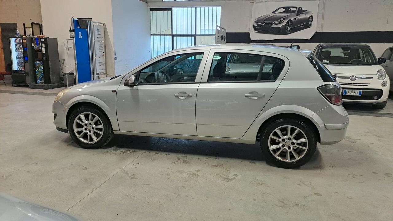 Opel Astra 1.7 CDTI 80CV 5 porte Club