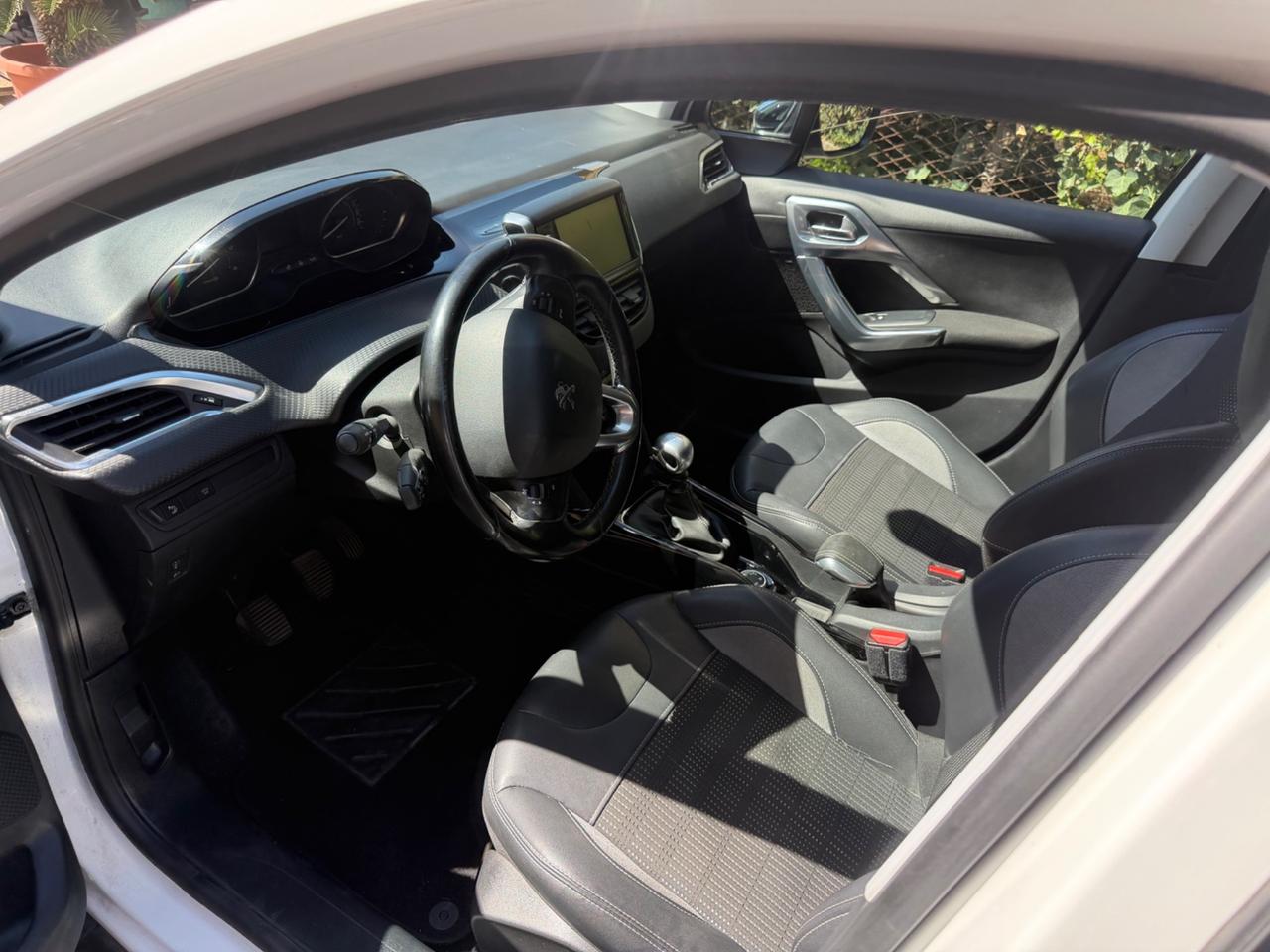 Peugeot 2008 BlueHDi 100 Allure
