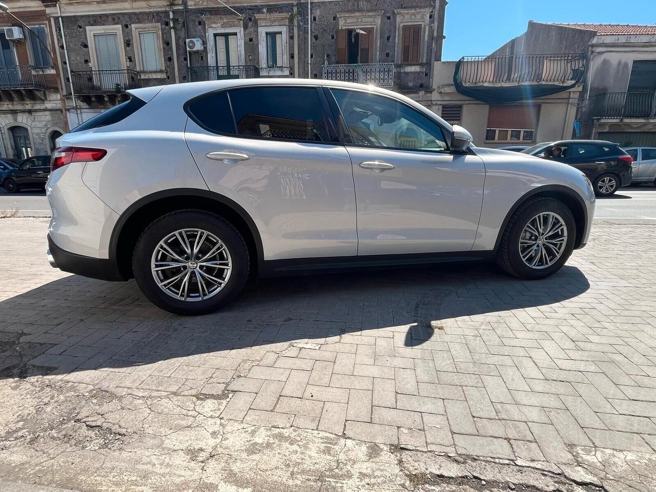 Alfa Romeo Stelvio 2.2 Turbodiesel 160 CV AT8 RWD Business