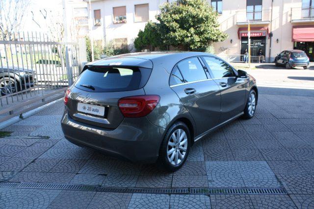 MERCEDES-BENZ A 200 Sport
