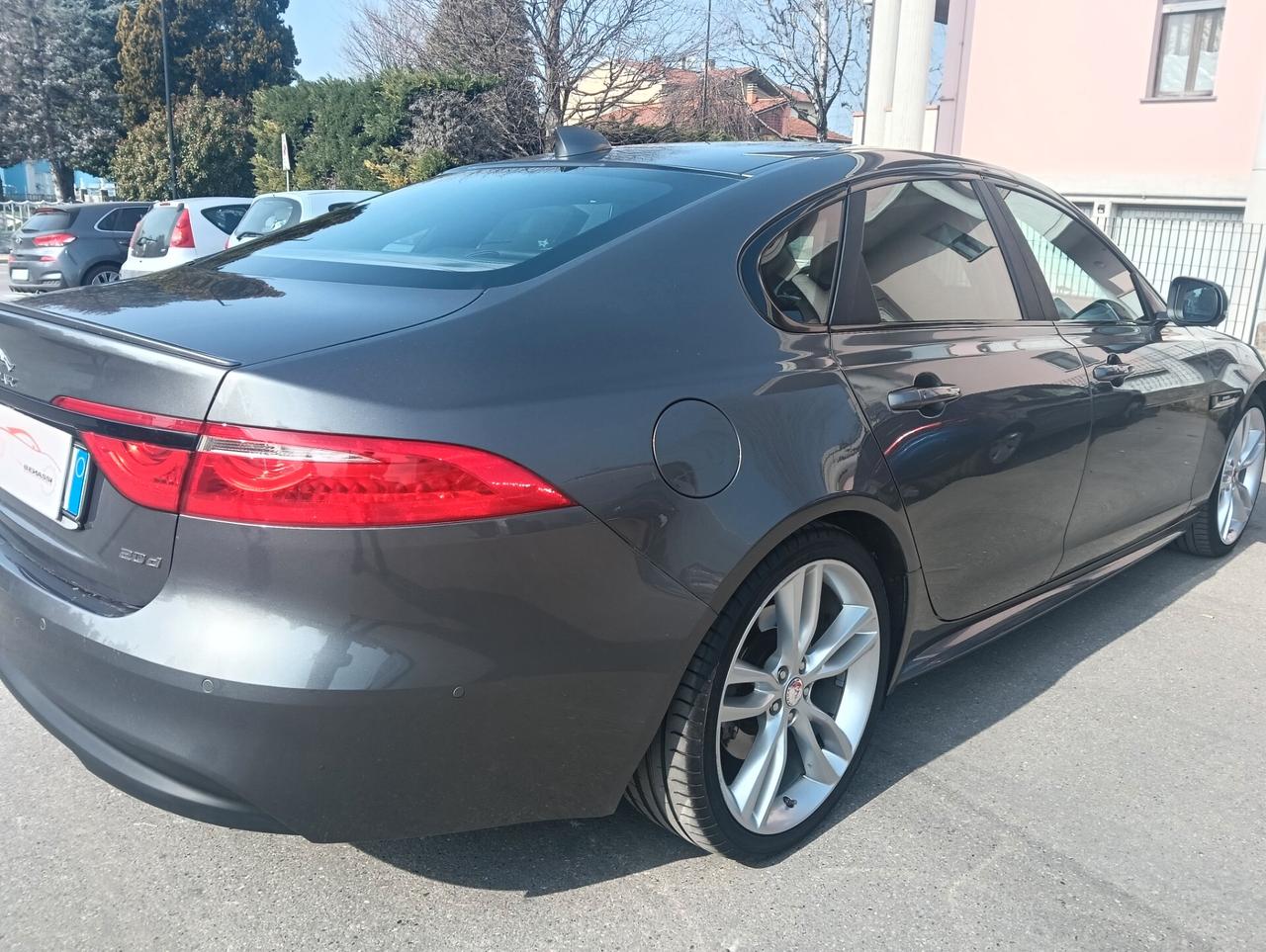 Jaguar XF R-Sport