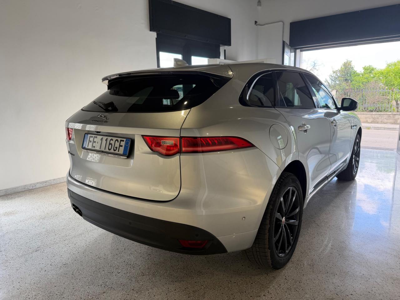 Jaguar F-Pace 2.0 R-Sport MOTORE 0Km fatturato