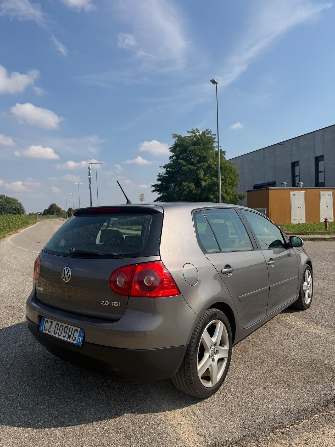 Volkswagen Golf 2.0 16V TDI 5p. Sportline