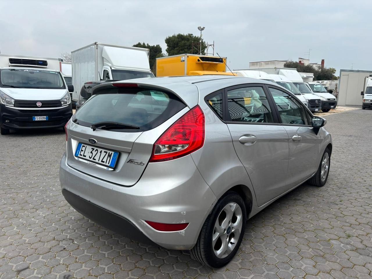 Ford Fiesta Ikon 1.4 TDCi 70CV 5p. Business