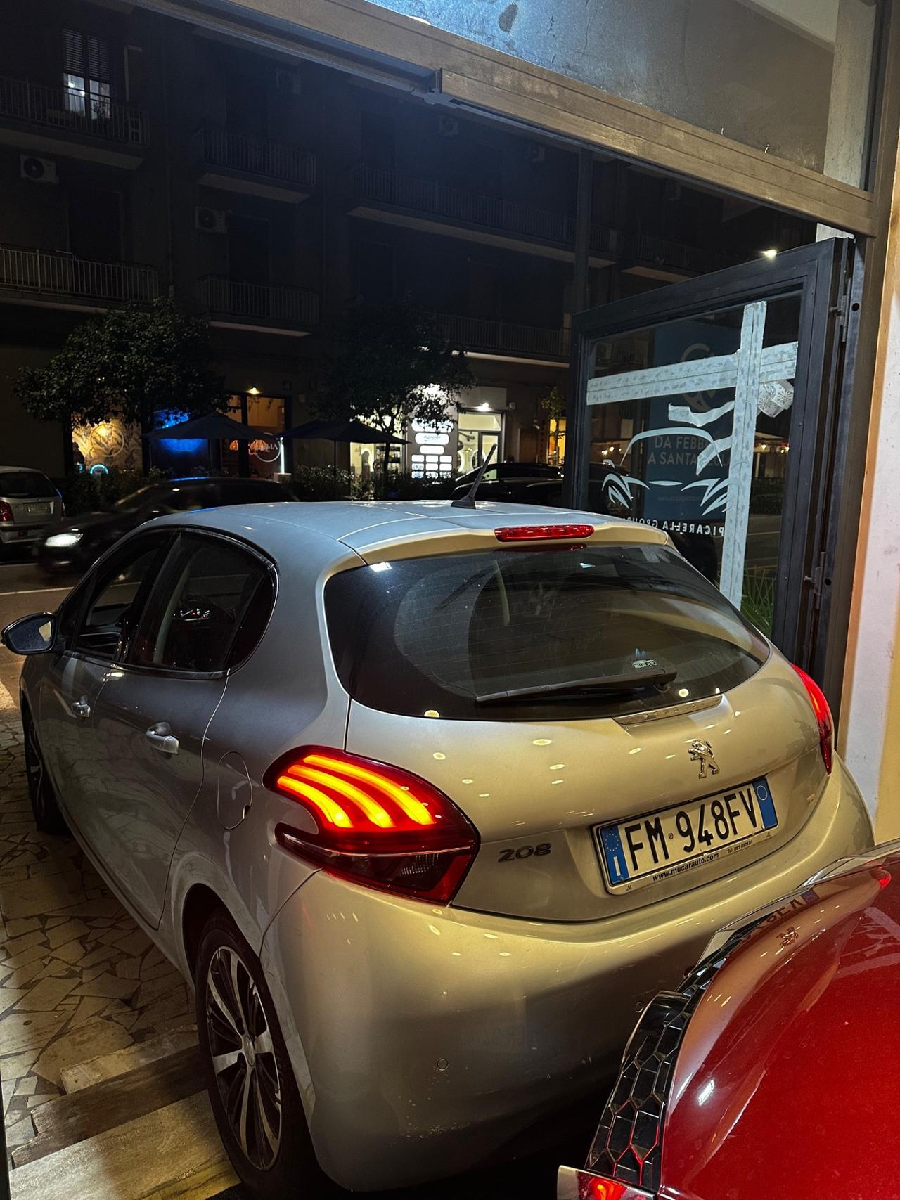 Peugeot 208 BlueHDi 75 5 porte Allure