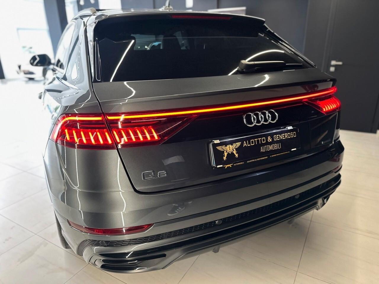 AUDI Q8 50 TDI 286 CV TETTO S LINE FULL