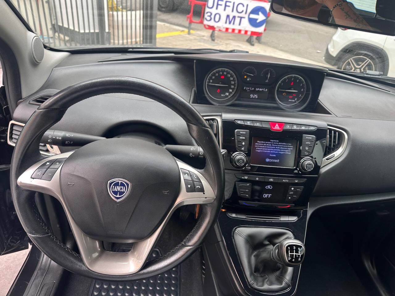 Lancia Ypsilon 1.2 69 CV 5 porte Gold