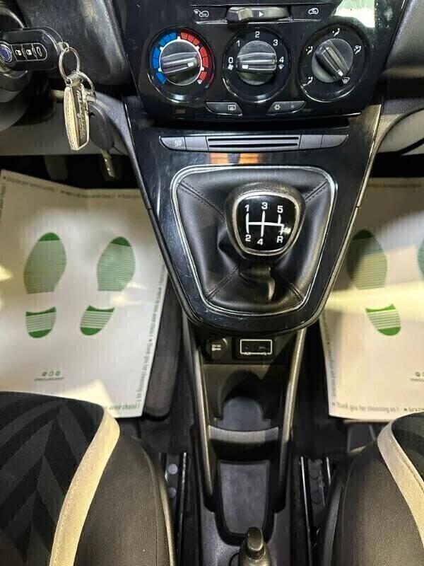 Lancia Ypsilon 1.2 69 CV 5 porte Gold(NEOPATENTATI)