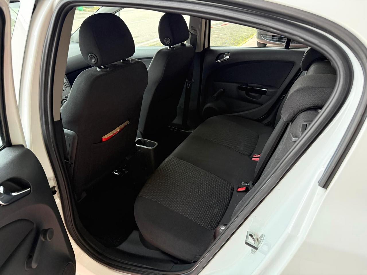 Opel Corsa 1.2 5 porte