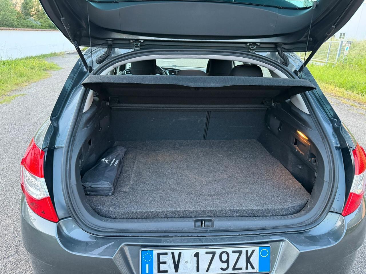 Citroen C4 Berlina 1.4 95CV Euro 5b