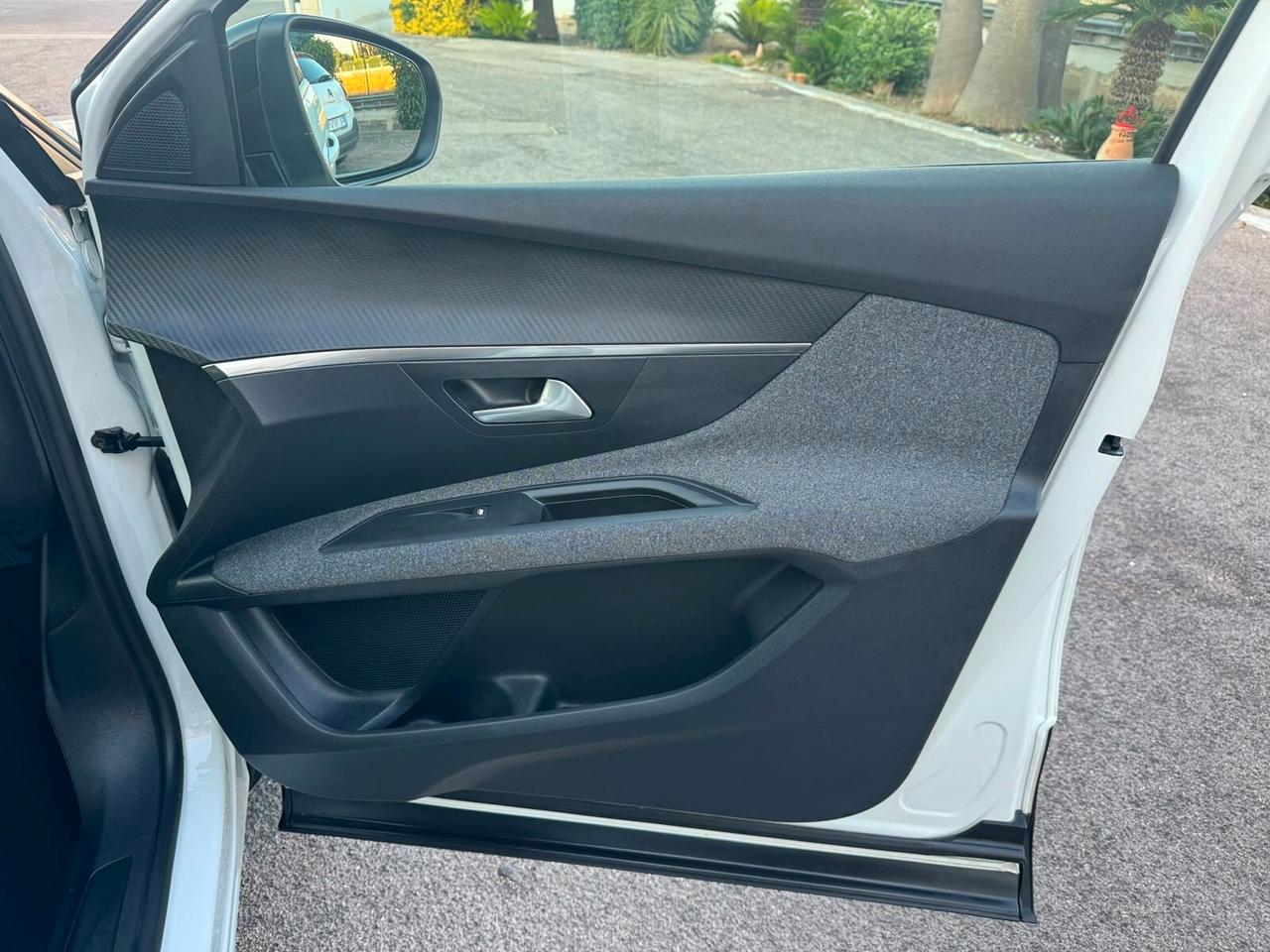 Peugeot 3008 1.5HDi AZIENDALE