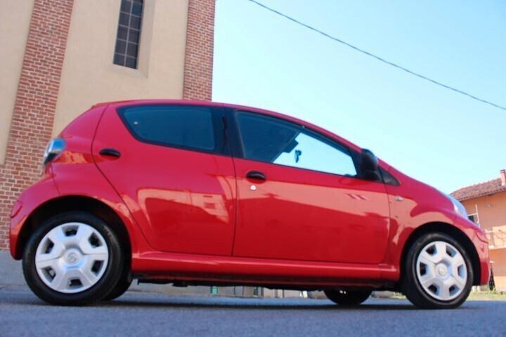 Toyota Aygo 1.0 VVT-i 5 porte Red Edition CLIMATIZZATA UNICA UTILIZZATRICE ESTETICA ESEMPLARE