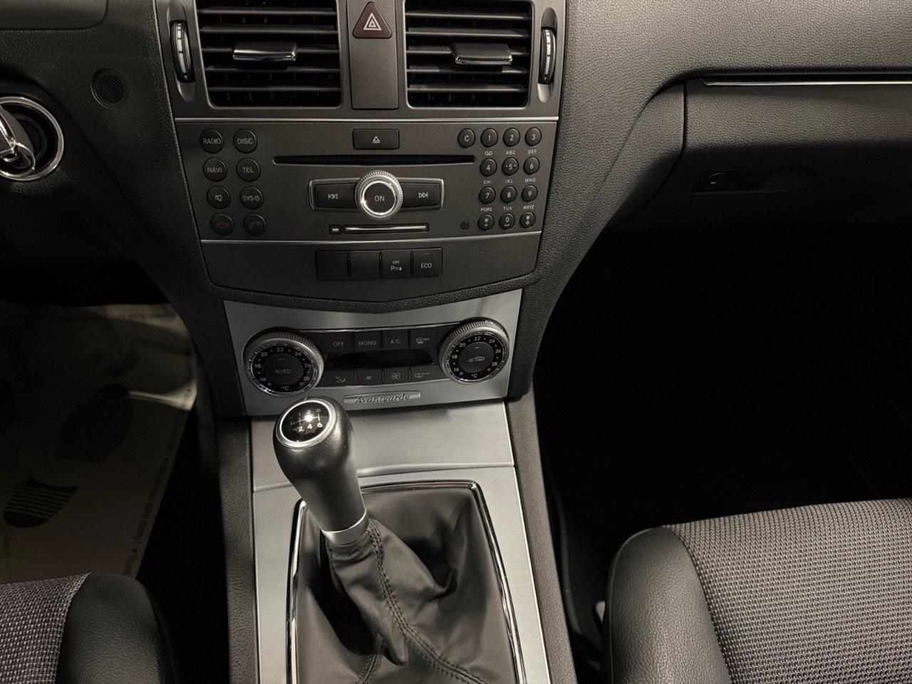 Mercedes C 180 CGI BlueEfficiency Avantgarde c/bixeno Berlina