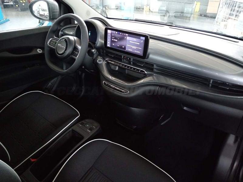 FIAT 500 Nuova 500 Hatchback My23 La Nuova 500 - 320 Berlina