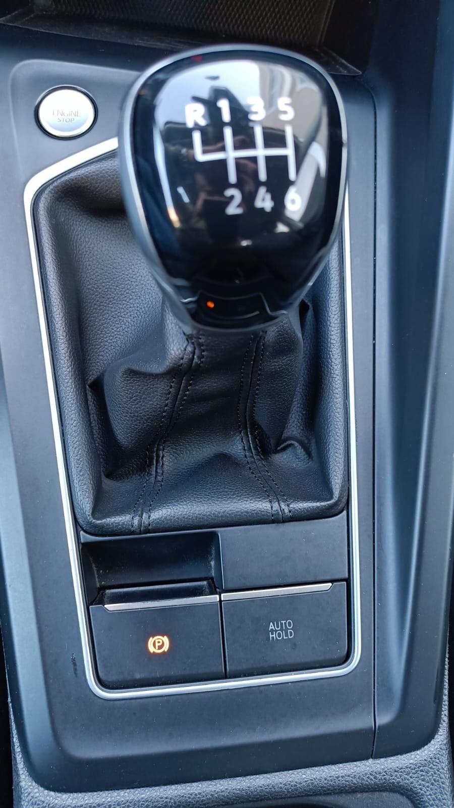 Volkswagen Golf 8 2.0 TDI 115 CV SCR Life