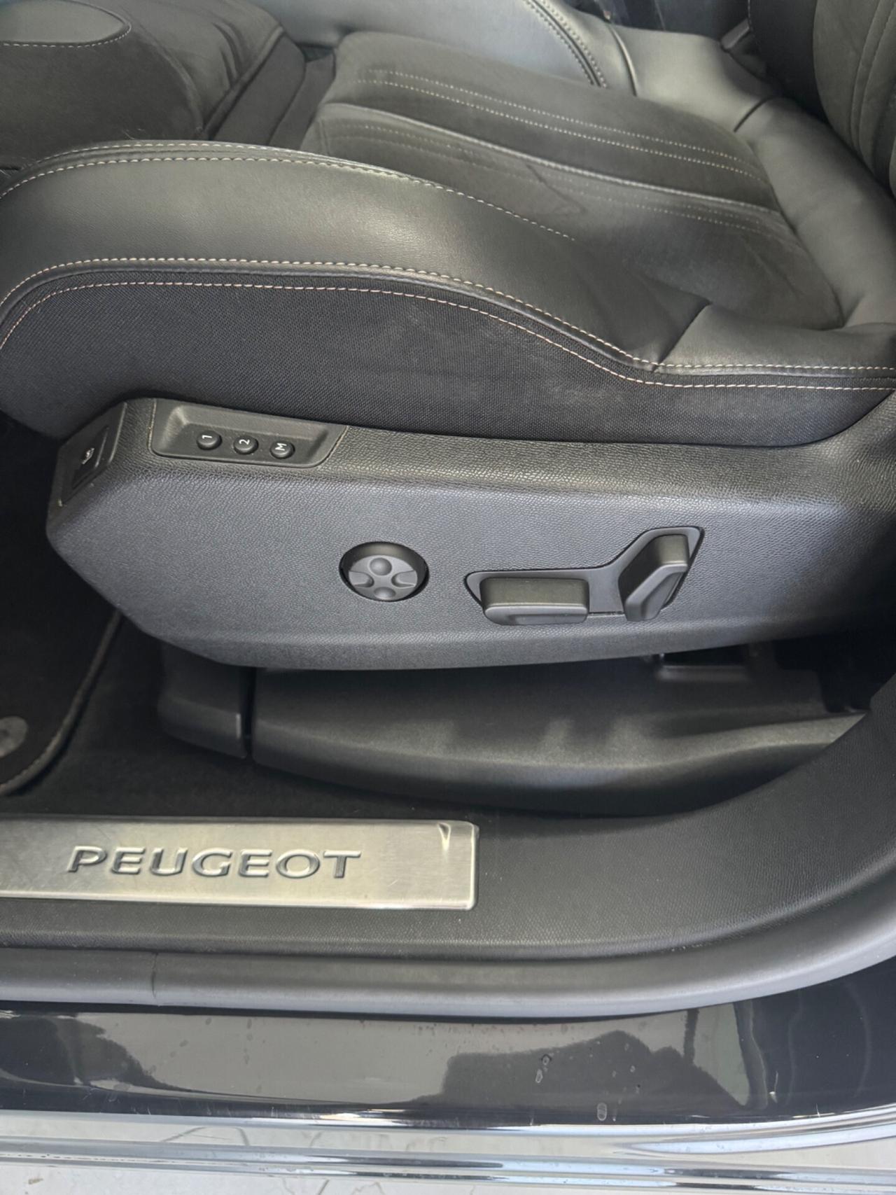 Peugeot 3008 BlueHDi 130 S&S EAT8 GT TETTO*