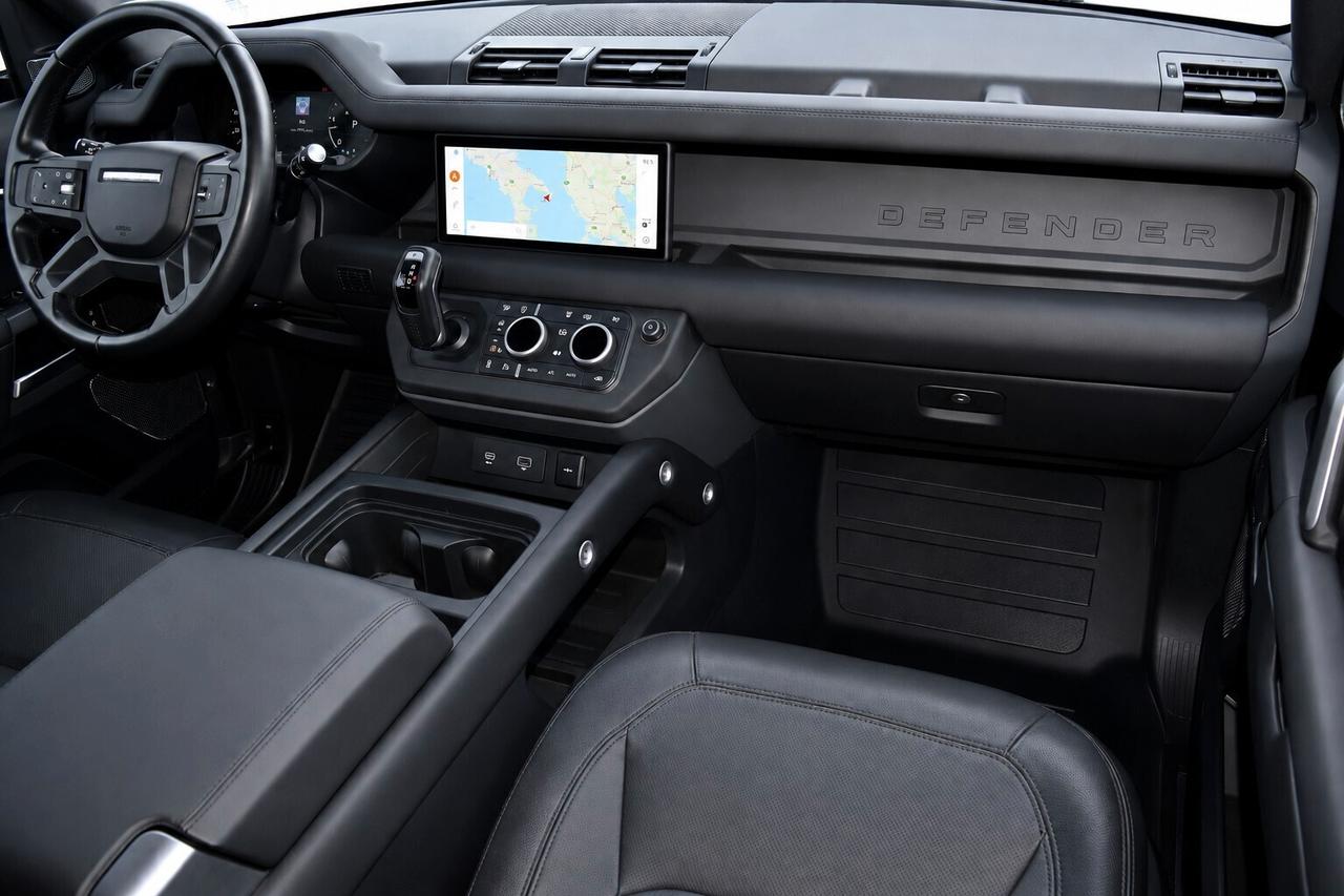 Land Rover Defender 110 3.0d i6 mhev awd 200 cv automatica X-Dynamic SE