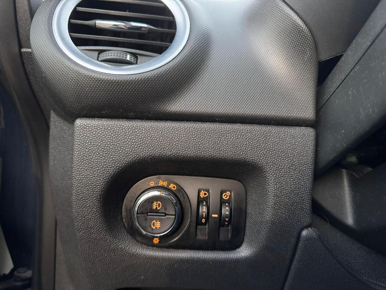 Opel Corsa 1.2 5 porte Ecotec 85cv