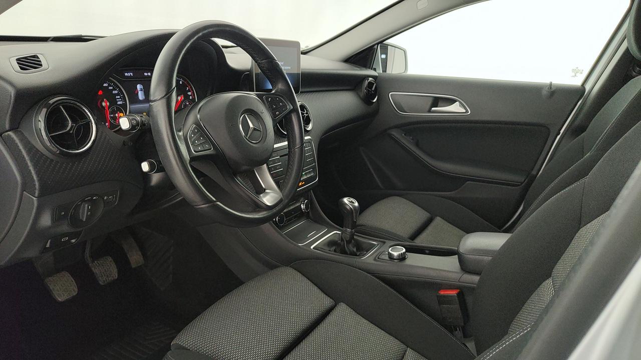 Mercedes-Benz GLA 180 Business
