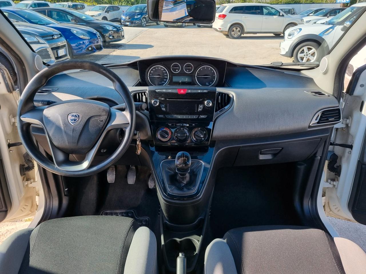 Lancia Ypsilon 1.2 69 CV 5 porte S&S Platinum
