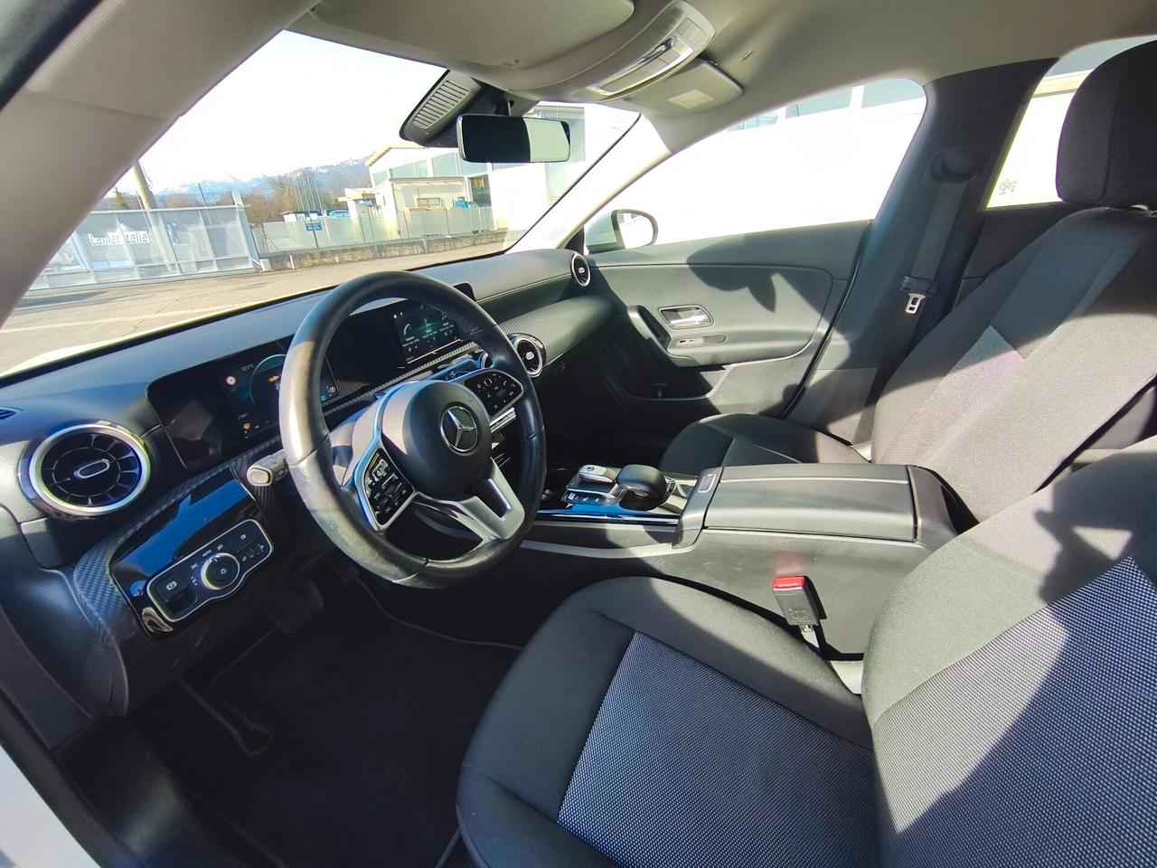 MERCEDES CLA S.Brake (X118) CLA 200 d Automati...