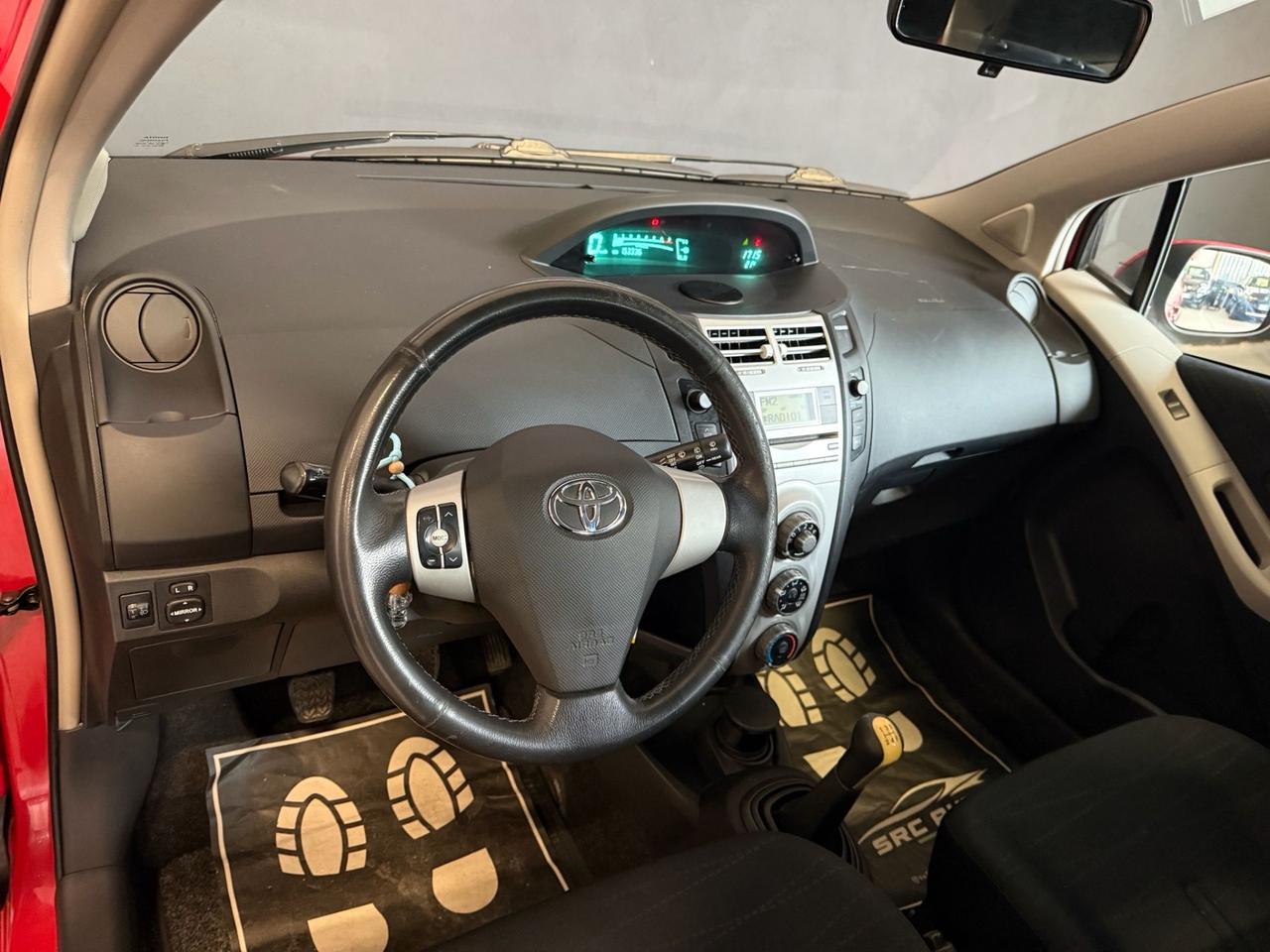 Toyota Yaris 1.0 5 porte Sol