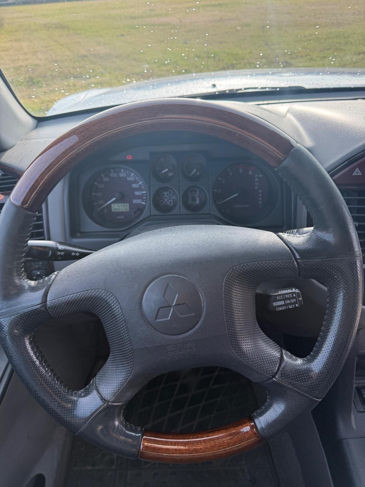 Mitsubishi Pajero 3.2 16V DI-D 5p. GLS2