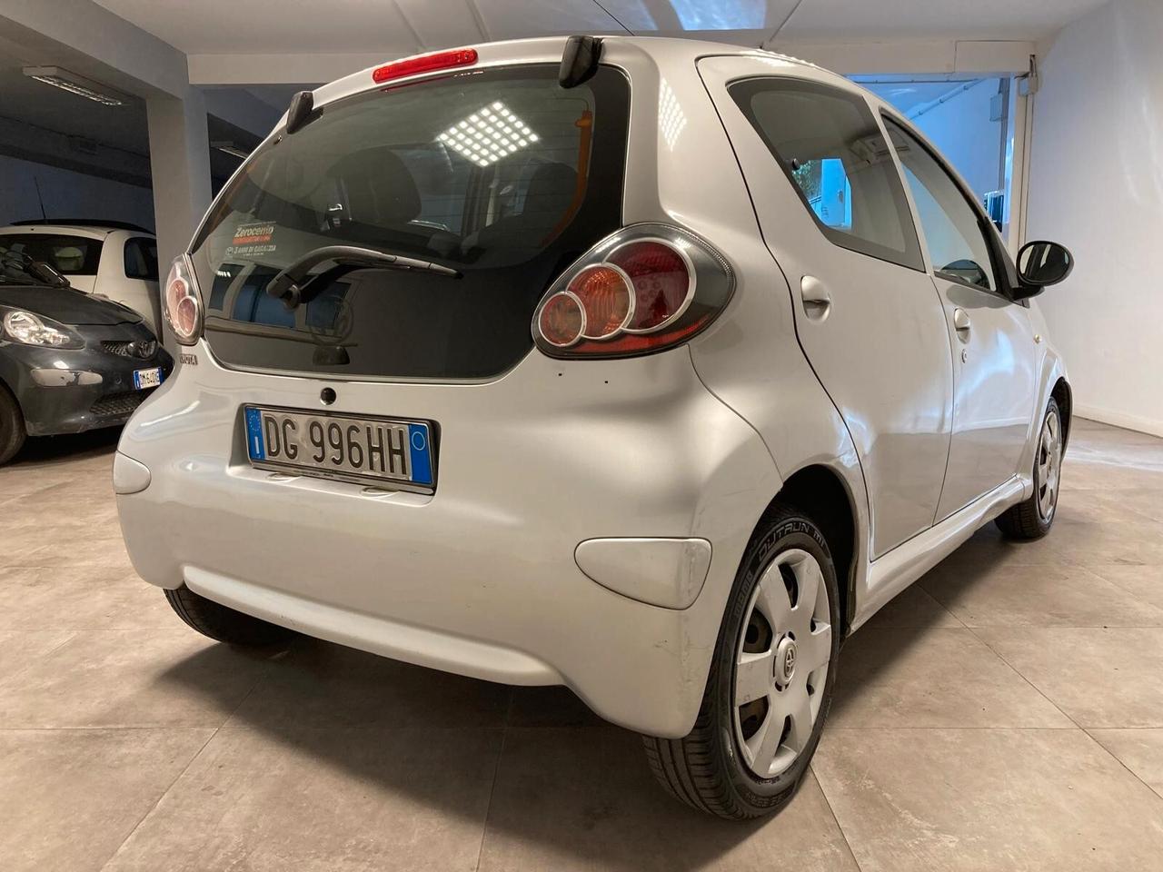 TOYOTA AYGO AUTOMATICO-OK NEOPATENTATI-85.000 KM