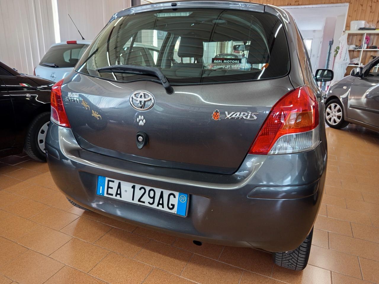 Toyota Yaris 1.3 5 porte, 124 Mila chilometri ok neopatentati