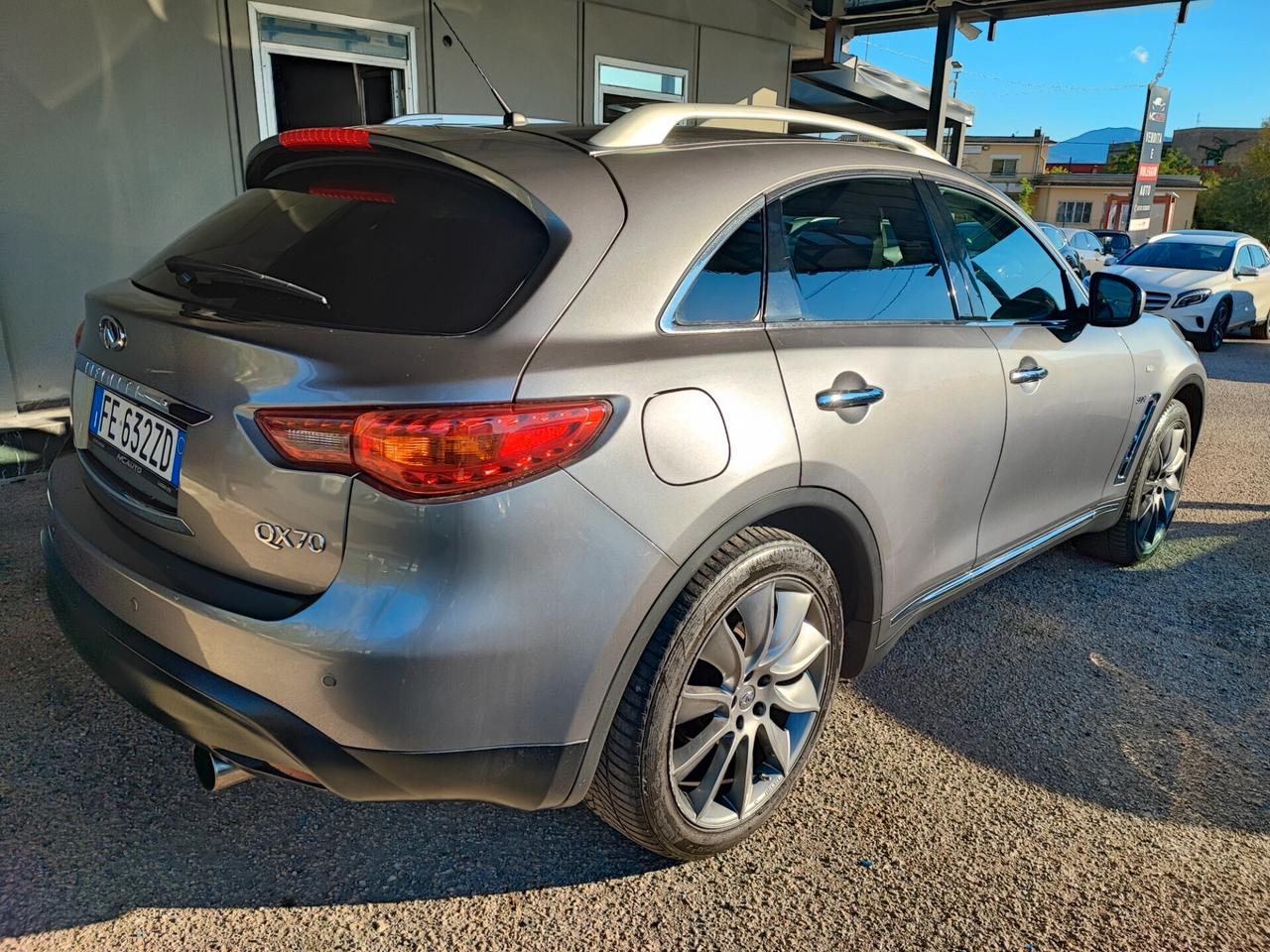 Infiniti QX70 3.0 diesel V6 AT Ultimate