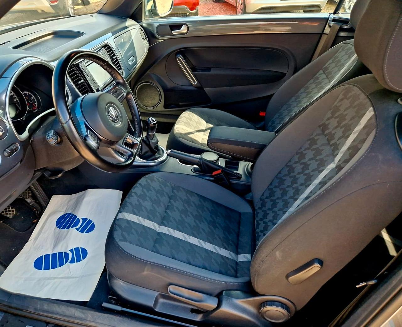 Volkswagen Maggiolino Cabrio 2.0 TDI Design BluMotion Technology