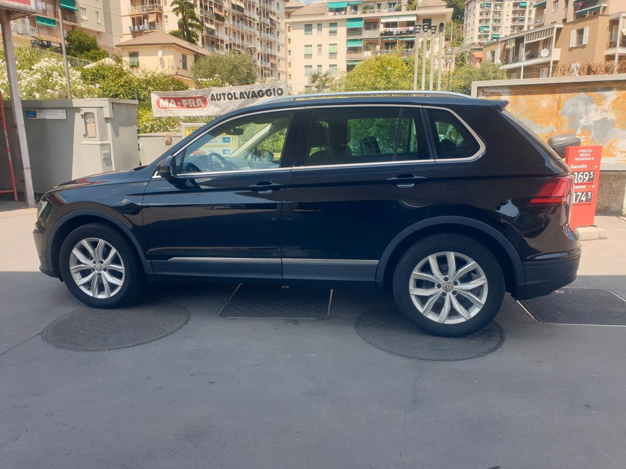 Volkswagen Tiguan 2.0 TDI SCR DSG 4MOTION Business BMT