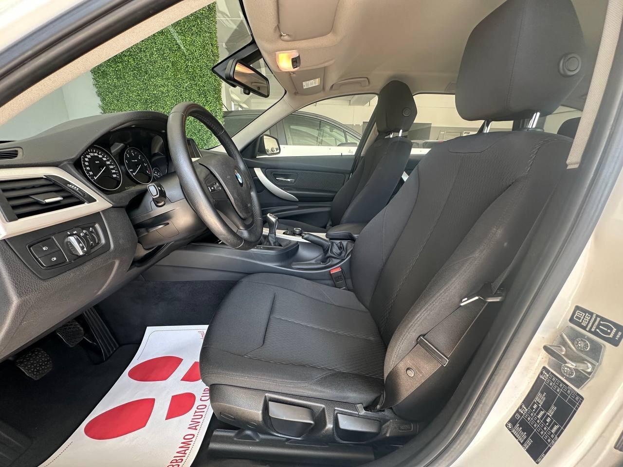 BMW 316d - Book Service Completo