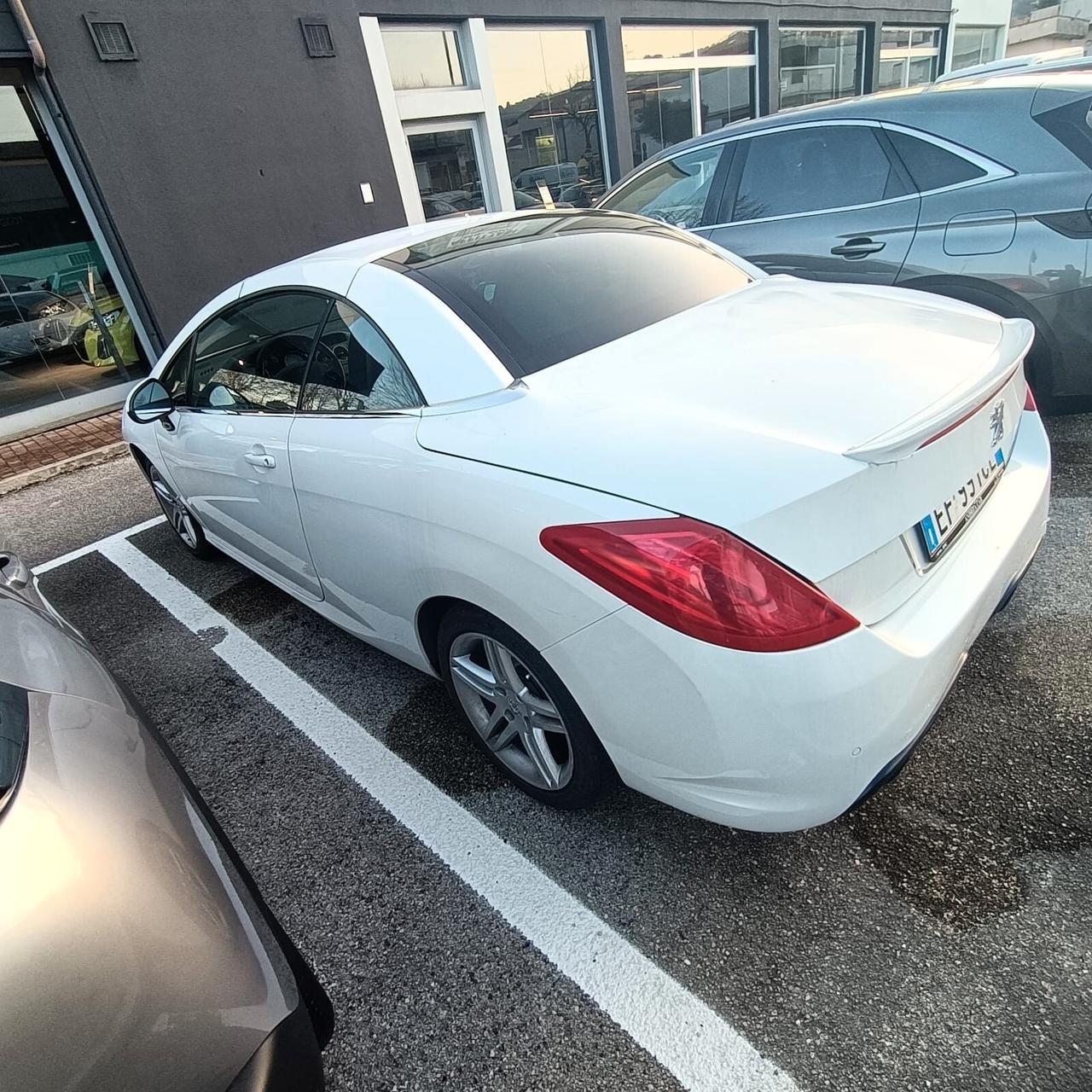 Peugeot 308 1.6 HDi 112CV CC Féline