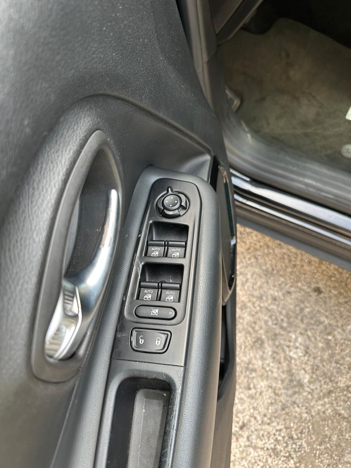 Jeep Renegade 1.6 MJet DDCT 120cv Night Eagle