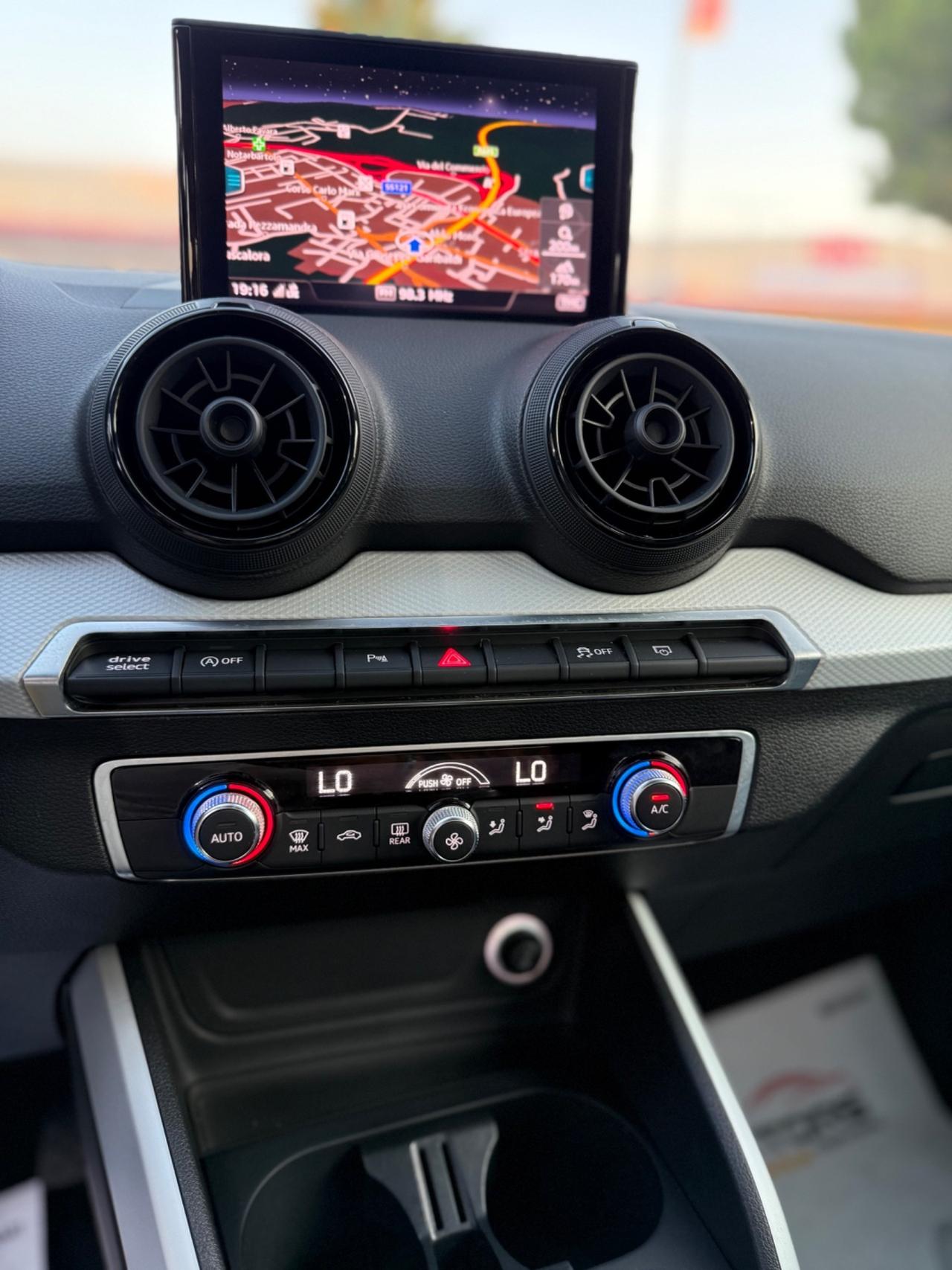 Audi Q2 1.6 TDI Design UNICO PROP - 2017