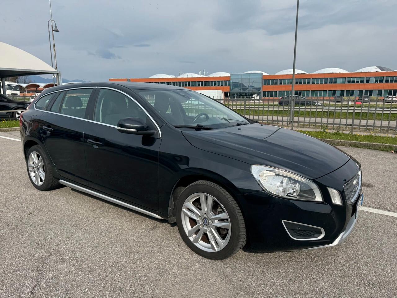 Volvo V60 D3 Geartronic Mom. Dynamic 2.0 TDCi 136CV