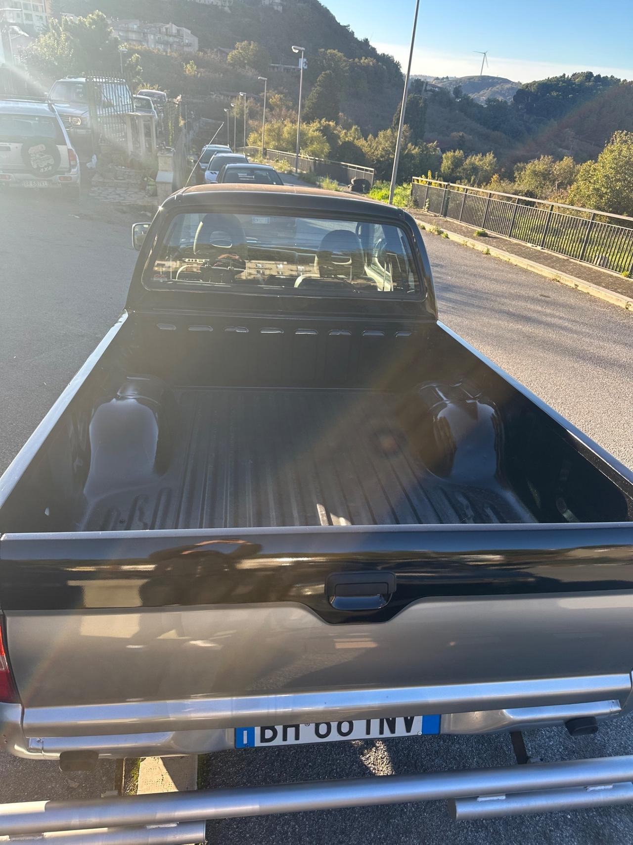 Mitsubishi L200 2.5 TDI 4WD Club Cab Pick-up GLS