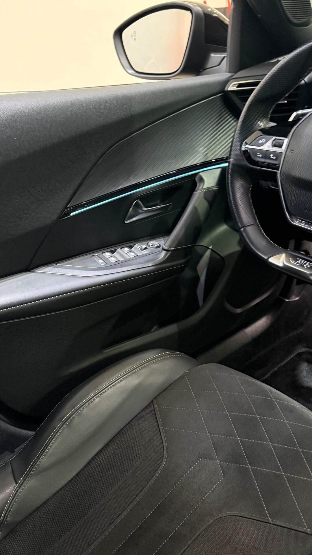 Peugeot 2008 BlueHDi 130 S&S EAT8 GT Pack