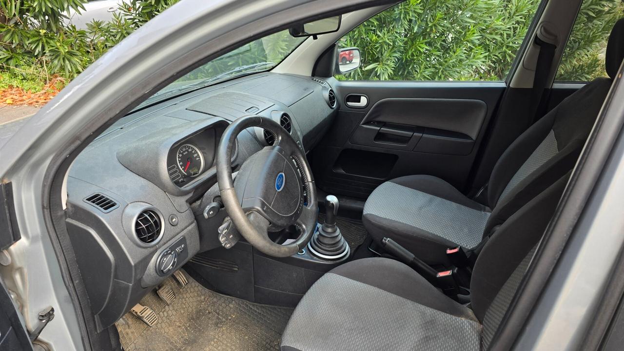 Ford Fusion 1.6 16V 5p. Leather