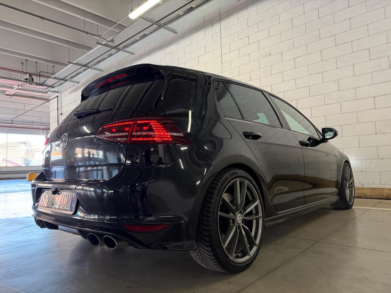 Volkswagen Golf R 2.0 5p.