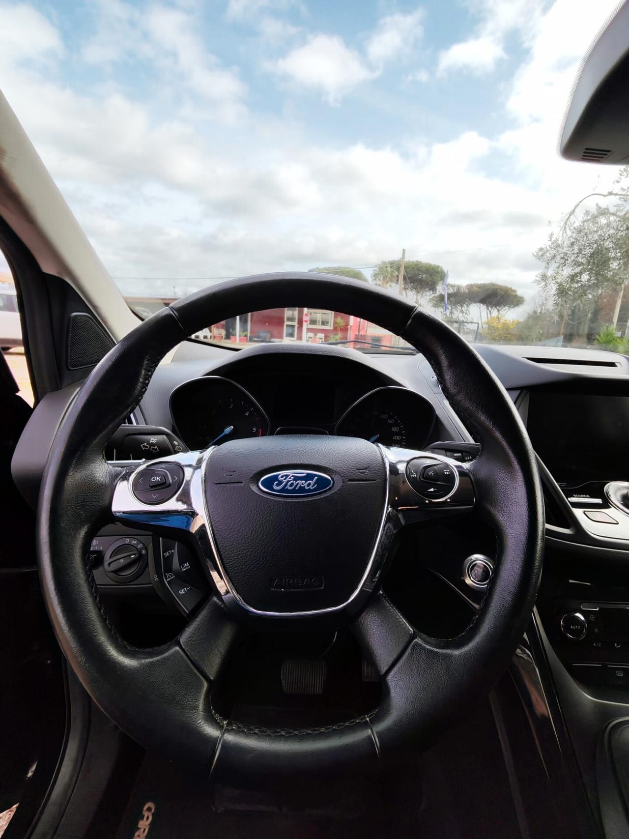 Ford Kuga 2.0 TDCI 150 CV S&S 4WD Powershift Titanium